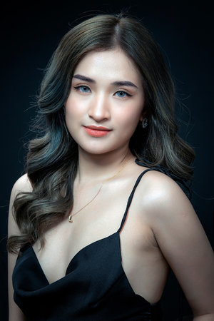 《父债女偿》在线观看完整版